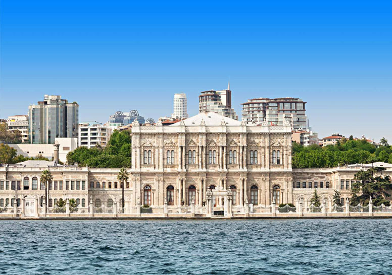 Morning Stroll: Arnavutkoy to Dolmabahce Tour